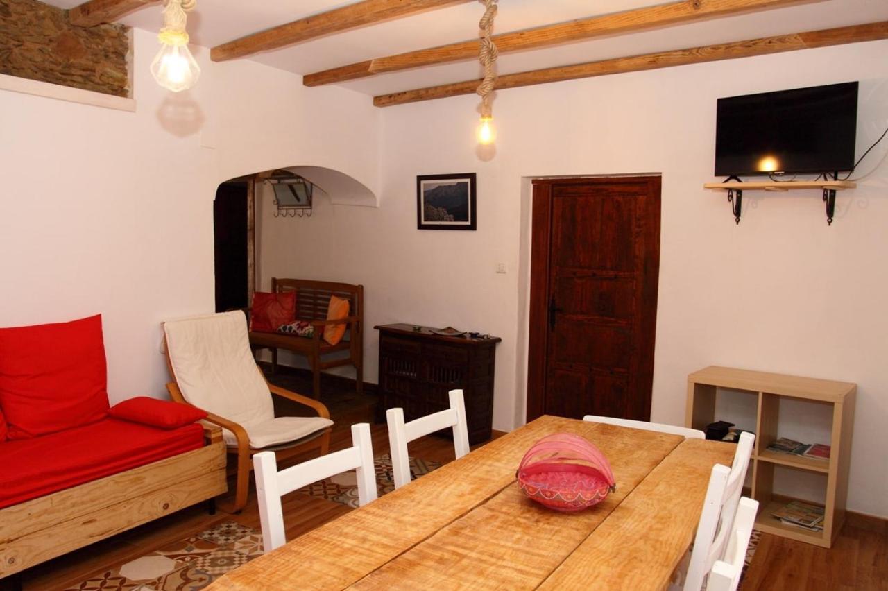 Nido Menas Villa Torrejón el Rubio Exterior foto