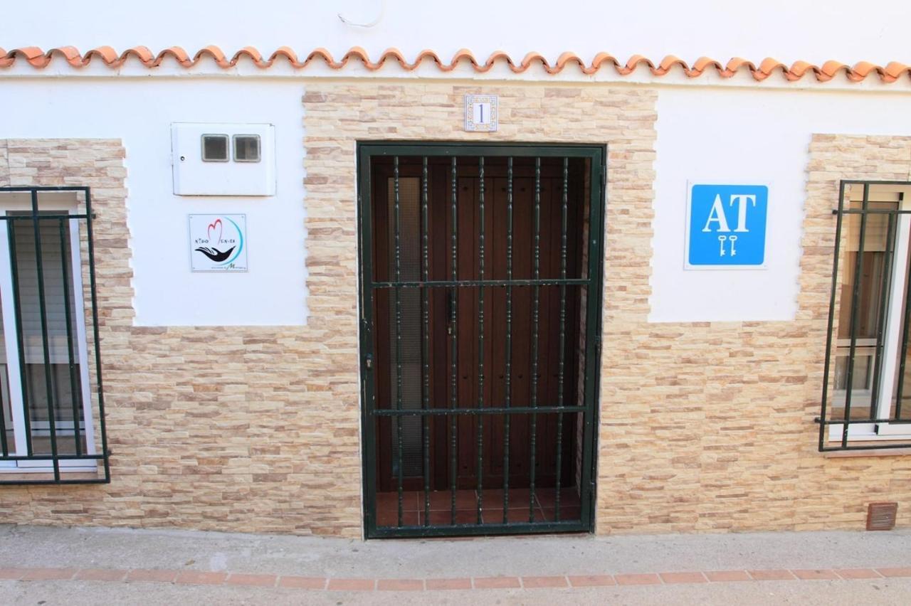 Nido Menas Villa Torrejón el Rubio Exterior foto